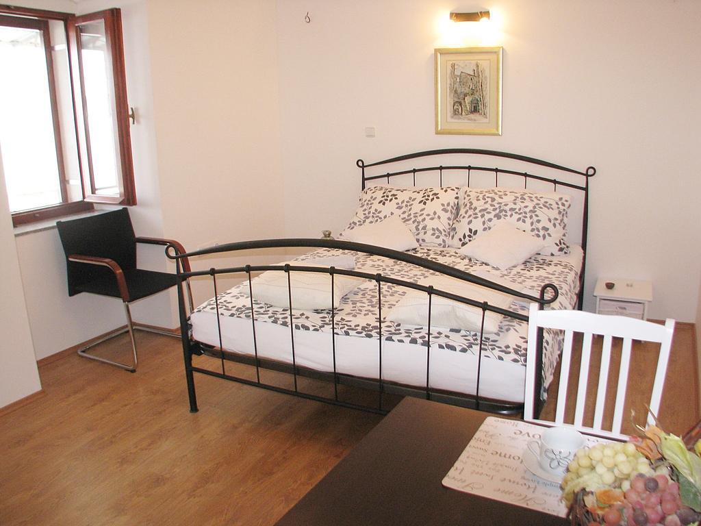 Apartment Noa Kaštel Kambelovac 객실 사진